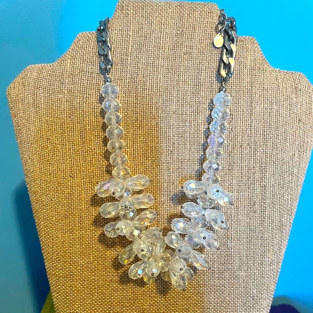 Necklace with silver chain and icicle style.